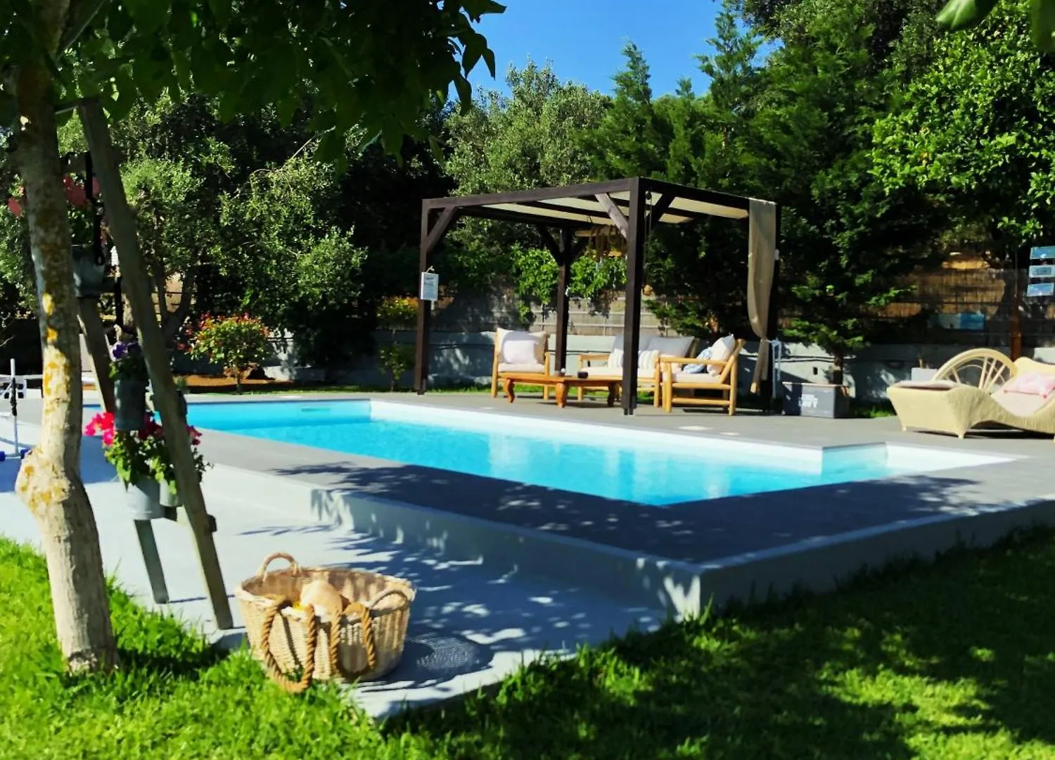 Penelope Dream Pool Villa Minia