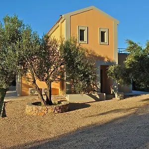 Villa Elaia, Minia